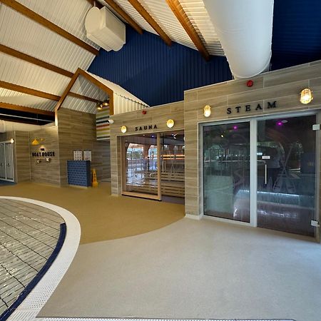 Mallard Corner, Cosy Cotswold Lakeview Lodge South Cerney Exteriör bild