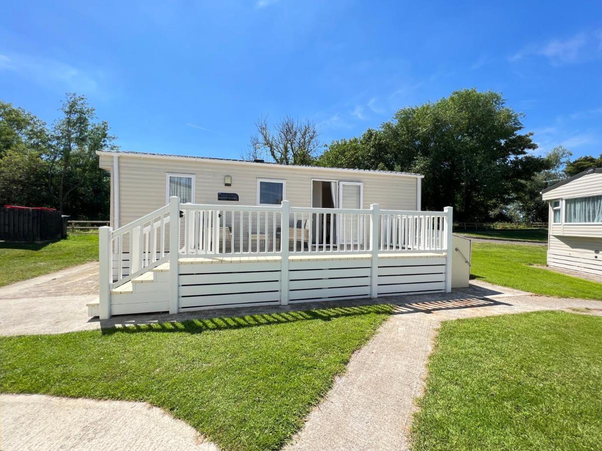 Mallard Corner, Cosy Cotswold Lakeview Lodge South Cerney Exteriör bild