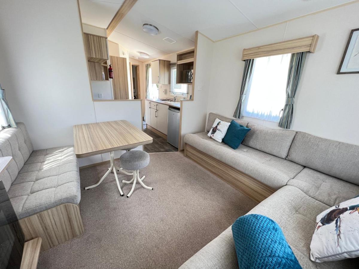 Mallard Corner, Cosy Cotswold Lakeview Lodge South Cerney Exteriör bild