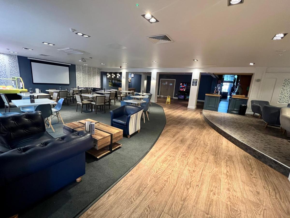 Mallard Corner, Cosy Cotswold Lakeview Lodge South Cerney Exteriör bild