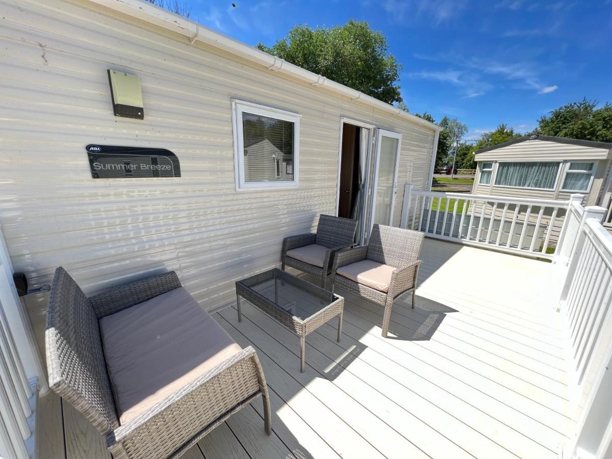 Mallard Corner, Cosy Cotswold Lakeview Lodge South Cerney Exteriör bild