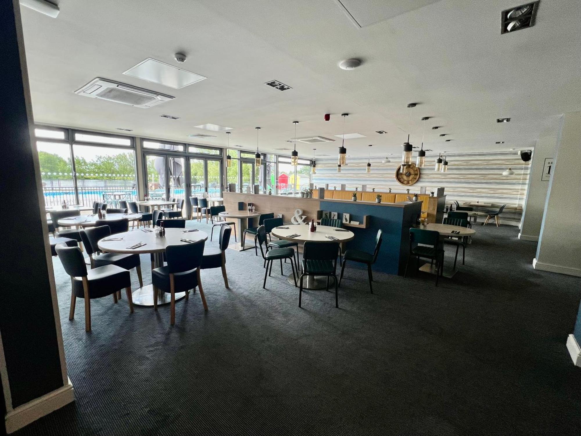 Mallard Corner, Cosy Cotswold Lakeview Lodge South Cerney Exteriör bild